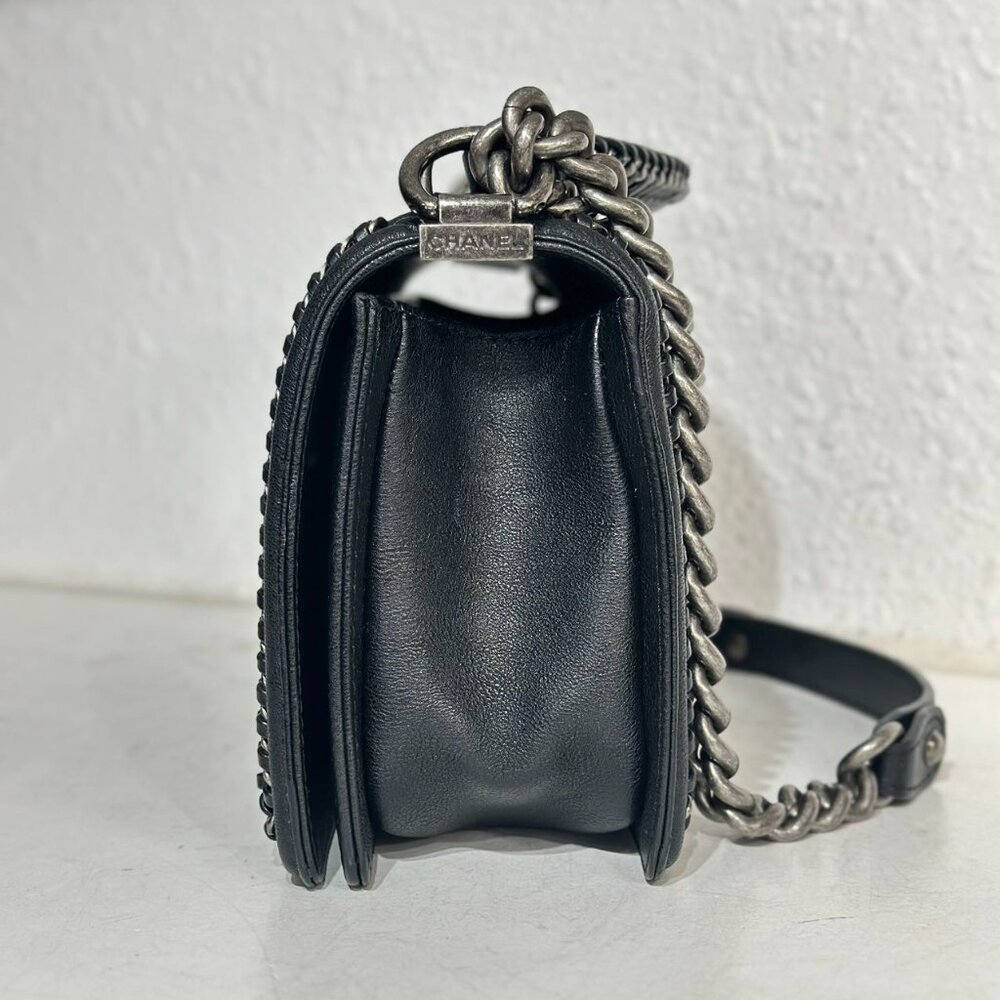 Chanel Black Leather Medium Boy Bag Shoulder Crossbody - Picture 2 of 9